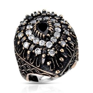 New Antique Style Ring with Cubic Zirconia